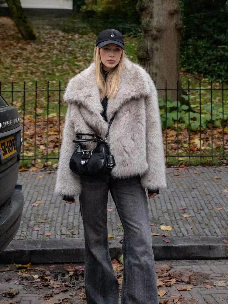 Stylisha™ - Taygeta Chique Faux Fur Korte Jas