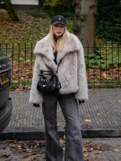 Stylisha™ - Taygeta Chique Faux Fur Korte Jas